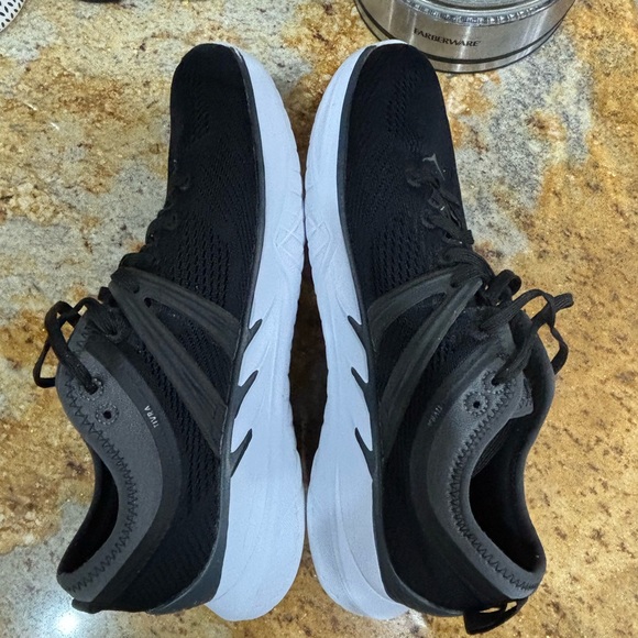 Hoka Tivra size 9.5 - Picture 7 of 9